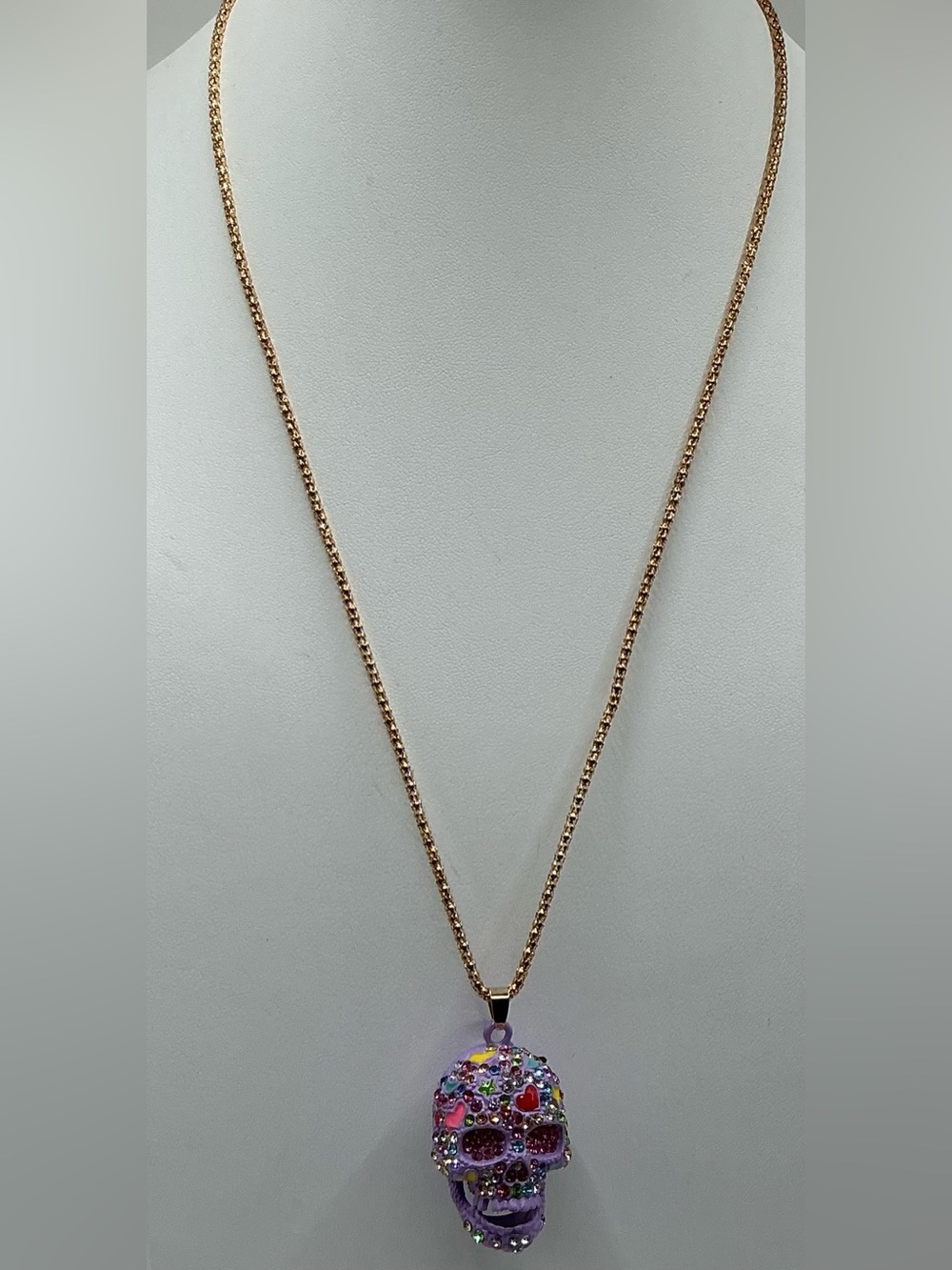 BETSEY JOHNSON PURPLE RHINESTONE SUGAR SKULL PENDANT NECKLACE NWOT